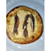 Esfihas Especiais: Romana - Esfiha (Ingredientes: Aliche, Mussarela)