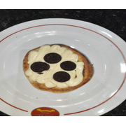 Esfihas Doces: Chocolate Branco Com Oreo - Esfiha (Ingredientes: Chocolate Branco, Creme de Leite, Oreo)