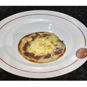 Esfihas Especiais: Costela - Esfiha (Ingredientes: barbecue, Cebola, Costela Desfiada, Mussarela)