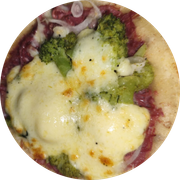 Esfihas Especiais: Do Chefe - Esfiha (Ingredientes: Brócolis, Carne Seca Refogada, Cebola, Mussarela)