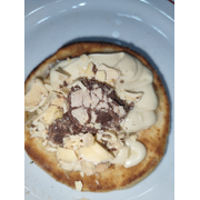 Esfihas Doces: Ouro Branco - Esfiha (Ingredientes: Chocolate Branco, Creme de Leite, Pedaços de Ouro Branco)