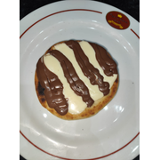 Esfihas Doces: Avelã Mista - Esfiha (Ingredientes: Chocolate Branco, Chocolate de Avelã, Creme de Leite)