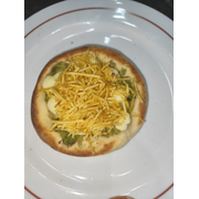 Esfihas Especiais: Brócolis Crocante - Esfiha (Ingredientes: Batata Palha, Brócolis, Requeijão Cremoso)