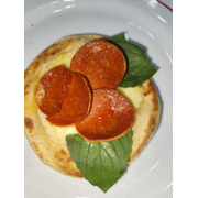 Esfihas Especiais: Peperone ao Manjericão - Esfiha (Ingredientes: Manjericão Fresco, Mussarela, Peperone)