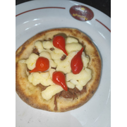 Esfihas Especiais: Costela Com Pimenta Biquinho - Esfiha (Ingredientes: barbecue, Cebola, Costela Desfiada, Pimenta Biquinho, Requeijão Cremoso)