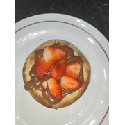 Esfihas Doces: Avelã Com Morango - Esfiha (Ingredientes: Chocolate de Avelã, Creme de Leite, Morango Fatiado)