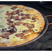 Pizzas Salgadas: 05-Bacon - Pizza Grande (Ingredientes: Azeitona, Bacon, Molho de Tomate, Mussarela, Orégano)