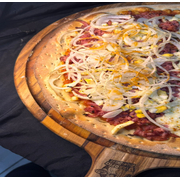 Pizzas Salgadas: 06-Baiana - Pizza Grande (Ingredientes: Azeitona, Calabresa Picada, Cebola, Molho de Tomate, Orégano, Ovos, Pimenta)