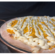 Pizzas Salgadas: 09-Caipira 1 - Pizza Grande (Ingredientes: Azeitona, Frango, Milho, Molho de Tomate, Orégano, Requeijão Cremoso)
