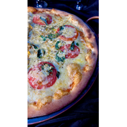 Pizzas Salgadas: 21-Marguerita - Pizza Grande (Ingredientes: Azeitona, Manjericão, Molho de Tomate, Mussarela, Orégano, Parmesão, Tomate)