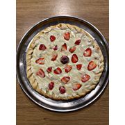 Doces: Sedução - Pizza Grande (Ingredientes: Chocolate Branco, Creme de Leite, Leite Condensado, Morango, Mussarela)
