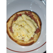 Esfihas Tradicionais: Calabresa Com Mussarela e Requeijão Cremoso - Esfiha (Ingredientes: Calabresa Moída, Cebola Picada, Mussarela, Requeijão Cremoso, Tomate Picado)