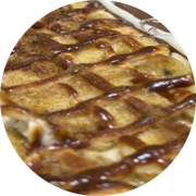 Pizzas Doces: Banana Nevada - Pizza Grande (Ingredientes: Banana, Canela, Chocolate Branco)
