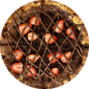 Pizzas Doces: Nutella Supreme - Grande (Ingredientes: Farofa de Negresco, Morangos Frescos, Nutella original)