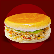 Xis: Xis Frango - Xis (Ingredientes: Pão, Alface, Tomate, Milho, Presunto, Ovo, Muçarela, Frango Desfiado, Maionese Verde, Mostarda, Ketchup)