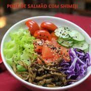 Poke: poke salmão grelhado com shimeji - Tamanho Grande 500 gramas aprox. (Ingredientes: salmão grelhado)