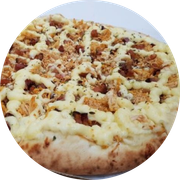 Tradicionais: Frango Caipira - Pizza Grande (Ingredientes: Azeitonas, Bacon, Cobertura Catupiry, Frango Desfiado, Milho, Orégano)
