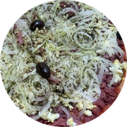 Tradicionais: Baiana - Pizza Grande (Ingredientes: Azeitonas, Calabresa Moída, Cebola, Molho Apimentado, Orégano, Ovos)