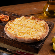Salgadas: 2 Queijos - Esfiha Salgada (Ingredientes: Catupiry, Mussarela)