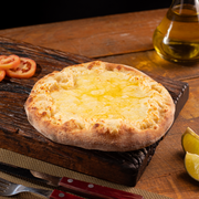 Salgadas: 4 Queijos - Esfiha Salgada (Ingredientes: Catupiry, Mussarela, Provolone, Parmesão)