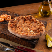 Salgadas: Atum - Esfiha Salgada (Ingredientes: Atum, Tomate Picado, Cebola)