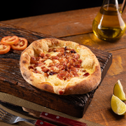Salgadas: Bacon Com Mussarela - Esfiha Salgada (Ingredientes: Mussarela, Bacon)