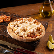 Salgadas: Baiana Com Catupiry - Esfiha Salgada (Ingredientes: Calabresa Moída, Pimenta, Ovo, Cebola, Catupiry)