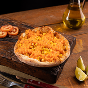 Salgadas: Caipira Com Cheddar - Esfiha Salgada (Ingredientes: Frango Desfiado, Milho, Cheddar)