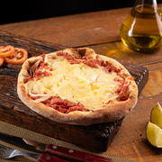 Salgadas: Calabresa Moída - Esfiha Salgada (Ingredientes: Calabresa Moída, Cebola)