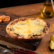 Salgadas: Escarola Com Mussarela - Esfiha Salgada (Ingredientes: Escarola Refogada, Mussarela)