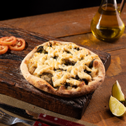 Salgadas: Escarola Com Catupiry - Esfiha Salgada (Ingredientes: Escarola Refogada, Catupiry)