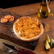Salgadas: Frango - Esfiha Salgada (Ingredientes: Frango Desfiado)