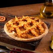 Salgadas: Frango Com Cheddar - Esfiha Salgada (Ingredientes: Frango Desfiado, Cheddar)