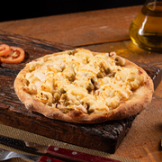 Salgadas: Palmito Com Catupiry - Esfiha Salgada (Ingredientes: Palmito, Ervilha, Catupiry)