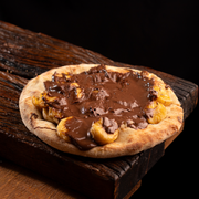 Doces: Banana Chocolate ao Leite - Esfiha Doce (Ingredientes: Banana, Chocolate ao Leite)