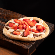 Doces: Nutella Mesclada Morango - Esfiha Doce (Ingredientes: Nutella, Chocolate Branco, Morango)