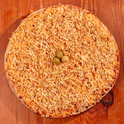 Tradicionais: Strogonoff De Carne - Pizza Trem (Ingredientes: Molho de Tomate Fresco, Strogonoff de Carne, Batata Palha, Azeitonas, Orégano)