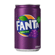 Refrigerantes Mini: Fanta Uva Mini - O delicioso refrigerante de fruta feito com 5,5% de suco de uva e limão e 28% menos açúcares em relação à média de mercado.