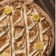 Doces: Banana Caramelada c/ Merengue - Pizza Grande (Ingredientes: Banana Caramelada, Merengue)