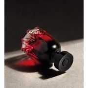 O Boticário: Floratta Red Passion Eau de Parfum 75ml - Versão eau de parfum do seu Floratta Red, traz um floral amadeirado intenso, para paixões eletrizantes. Inspirado em paixões inesquecíveis, a versão Eau de Parfum do seu Floratta Red traz um rico buquê floral intenso combinado à suculência e sensualidade da Maçã de Vermont, com nuances envolventes de madeiras cremosas e todo o calor de notas ambaradas, Uma fragrância feminina marcante e ultrassofisticada para você viver paixões que te tiram do eixo e deixam o seu rastro para Ocasiões especiais.