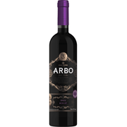 Adega: Vinho Nacional Arbo - Merlot Tinto Seco 750ml - Vinho tinto seco elaborado com a variedade Merlot. Possui uma coloração vermelho-rubi, aromas que lembram frutas vermelhas como cereja e um toque de especiarias. Apresenta uma boa estrutura, tendo um paladar macio e equilibrado.