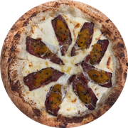Tradicionais: Doce pastrami - Pizza Individual (Ingredientes: Fonduta di Parmegiano, Geléia de maracuja e pimenta, Muçarela Fior di latte, Parmesão, Pastrami)