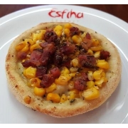 Salgadas Premium: Esfiha Corn&Bacon - Esfiha (Ingredientes: Bacon, Blend de Queijos, Milho)