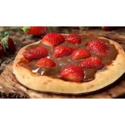 Esfihas gourmet: MORANGO COM CHOCOLATE - Esfiha doce (Ingredientes: Massa especial de esfiha, Chocolate ao leite, Morango fatiado, Leite condensado)