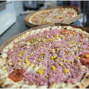 Tradicionais: Mista - Pizza Grande (Ingredientes:  Mussarela,  Presunto,  Milho,  Tomate,  Orégano)