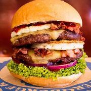 Hamburguer Bovino: Combo X Bacon - Hambúrguer (Ingredientes: Carne,  Batata Palha,  Milho,  Salada,  Queijo,  Bacon)