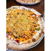 Salgadas: BOLUCCIO 2 - Pizza Grande (Ingredientes: Batata Palha, Calabresa Fatiada, Cheddar, Molho Barbecue, REQUEIJÃO CREMOSO)
