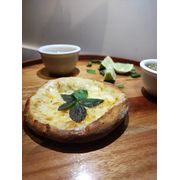 Esfihas Salgadas: Mussarela Com Manjericão e Parmesão - Esfiha Salgada (Ingredientes: Mussarela, Manjericão, Parmesão)