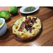 Esfihas Salgadas: Mussarela Com Bacon - Esfiha Salgada (Ingredientes: Mussarela, Bacon)