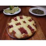 Esfihas Salgadas: Calabresa Moída Com Catupiry - Esfiha Salgada (Ingredientes: Calabresa Moída, Catupiry)